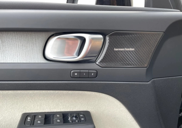 Volvo XC 40 cena 179900 przebieg: 10000, rok produkcji 2023 z Torzym małe 466